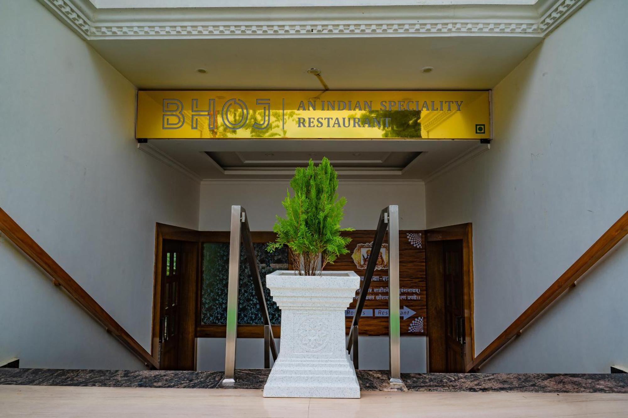 Amritara Ramila Kutir Hotel Ayodhya Ngoại thất bức ảnh