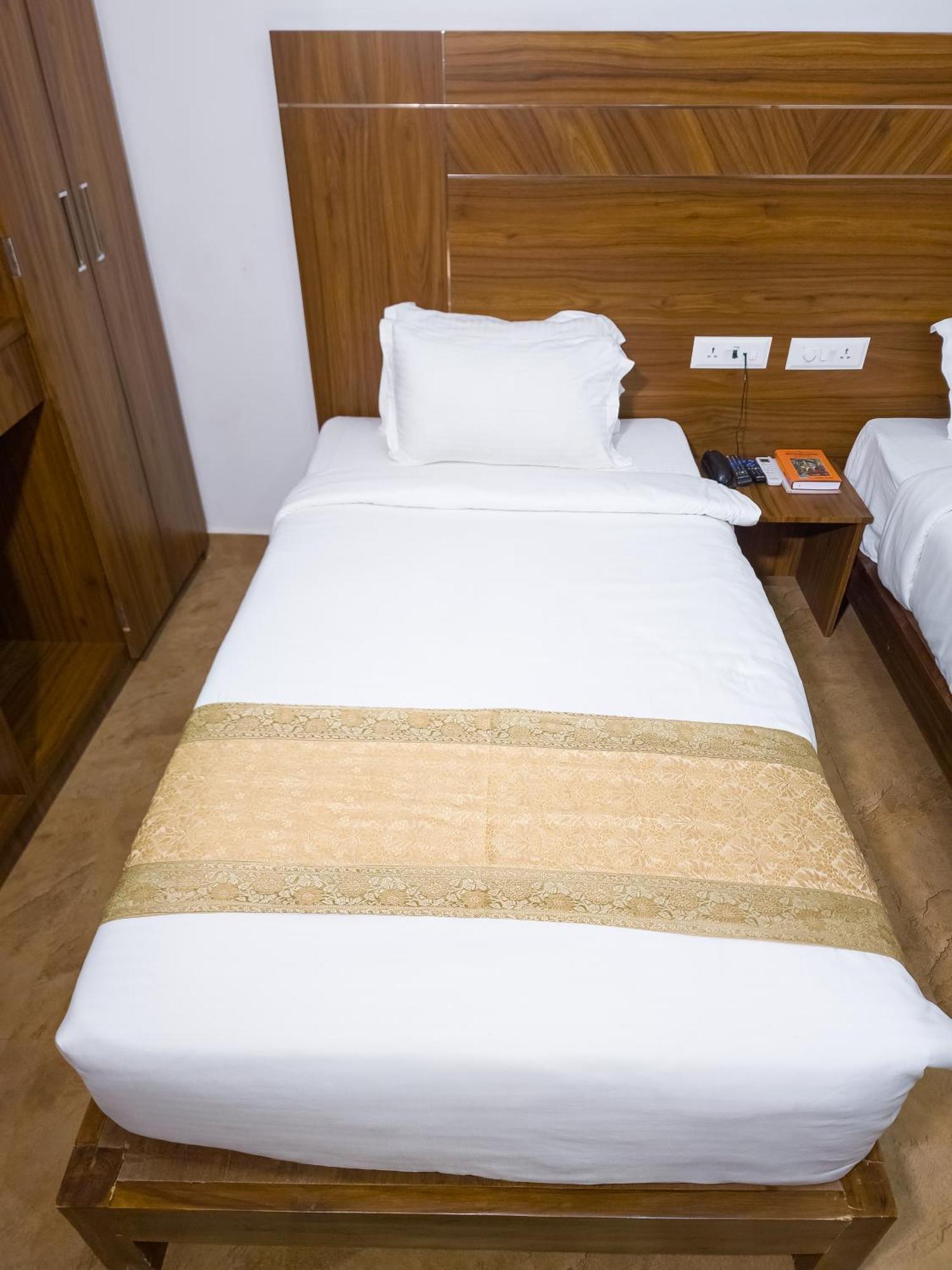 Amritara Ramila Kutir Hotel Ayodhya Ngoại thất bức ảnh